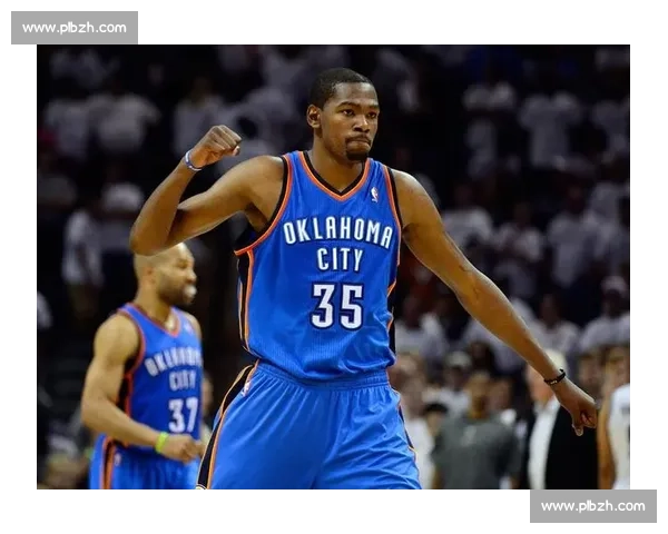 布朗调侃杜兰特雕像:上下半身分属雷霆勇士